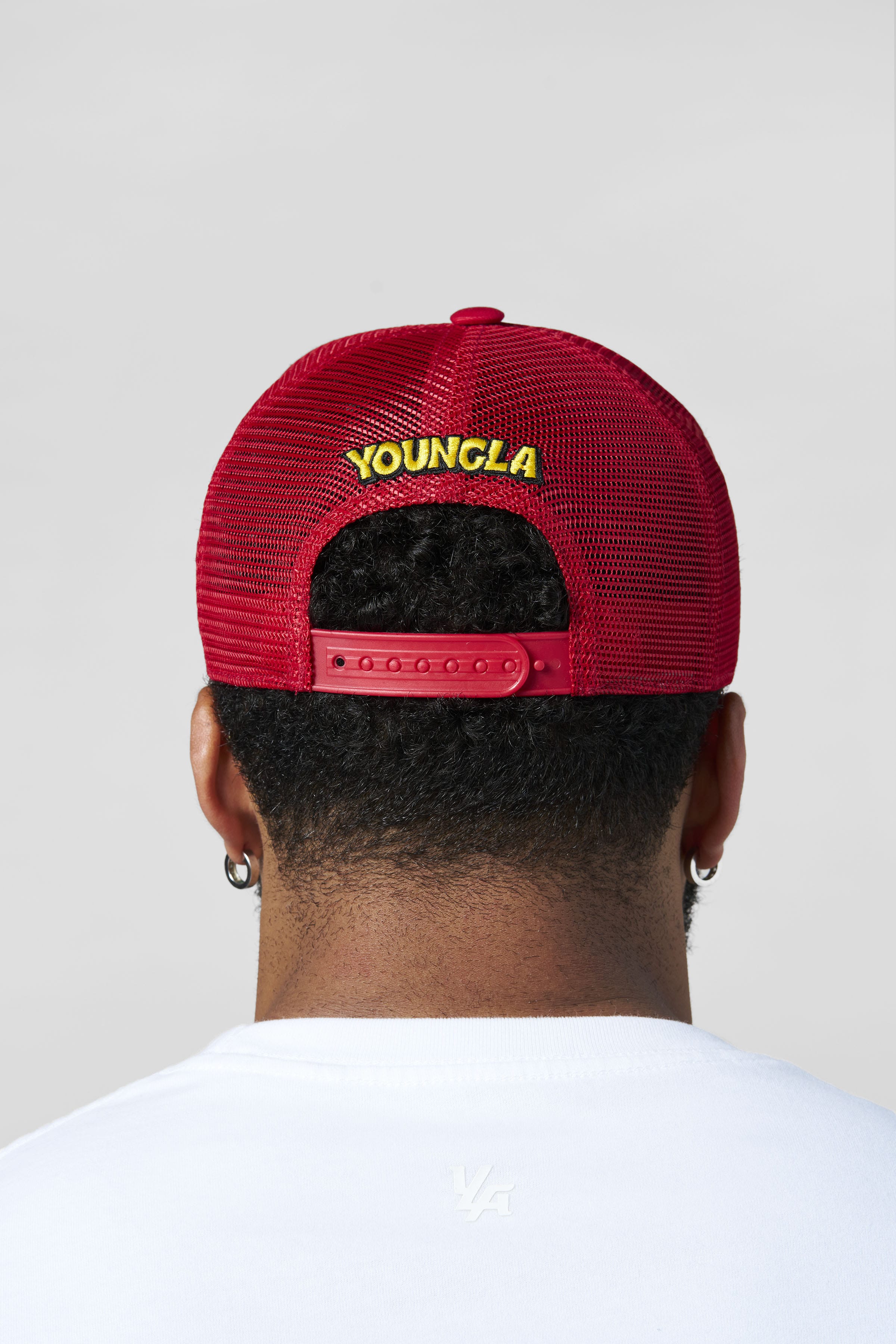 9135 - Looney Tunes Patch Trucker Hats