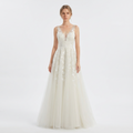 Nadina | Vestido de Novia Largo Escote en V Encaje Floral Falda Tul