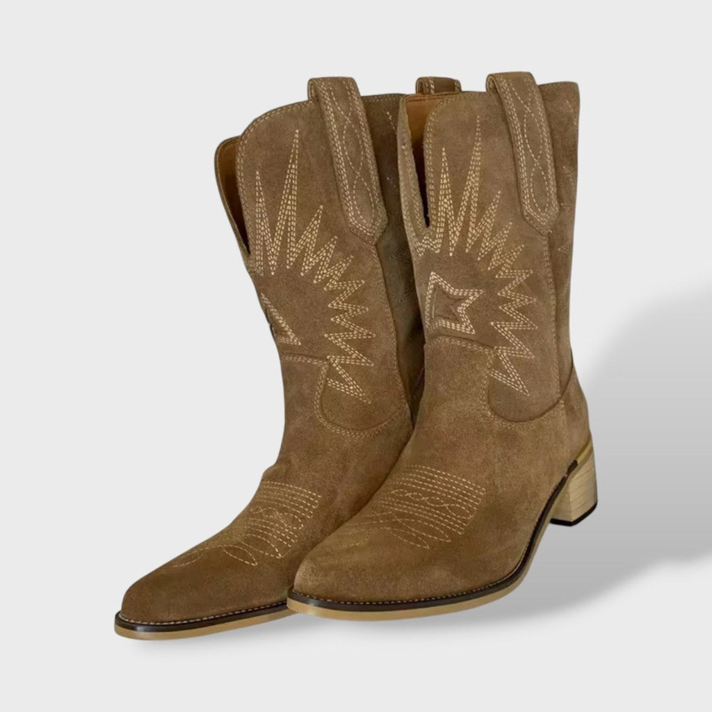 Covadonga | Botas Camperas Mujer de Piel Bordadas Caña Media