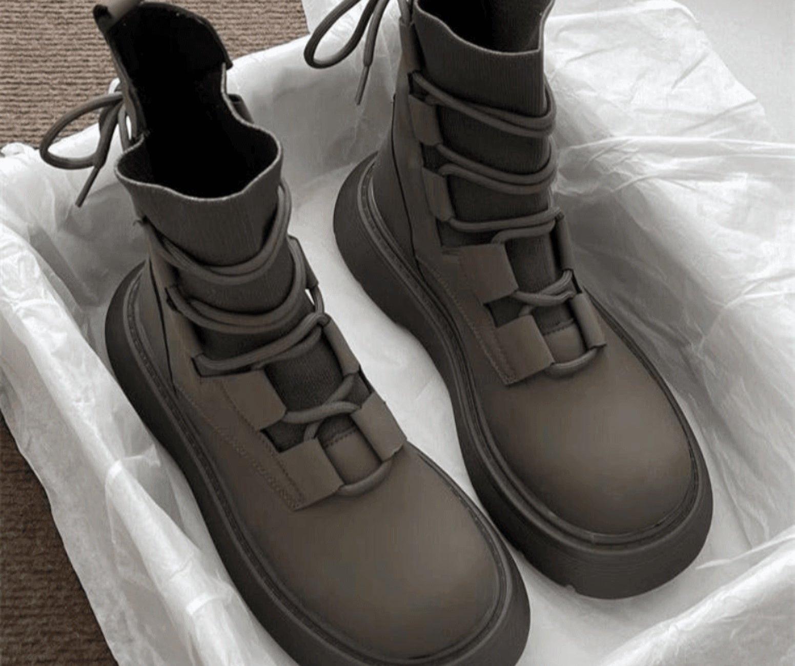 Esther | Botines con Cordones Plataforma Mujer Estilo Militar Hebillas