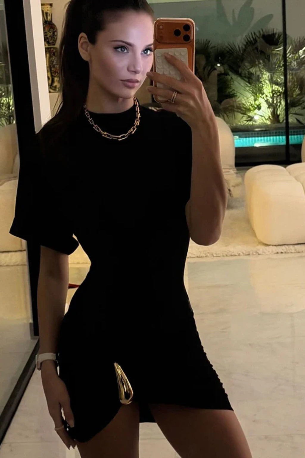 Verónica | Vestido Corto Ajustado Cuello Alto Mujer Fruncido Lateral