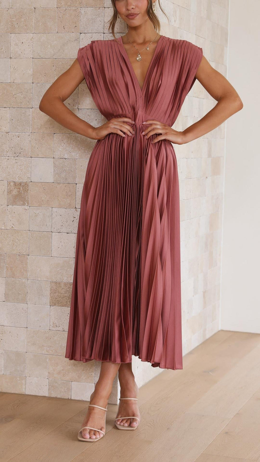 Soledad | Vestido Midi Plisado Mujer Escote V Cinturón