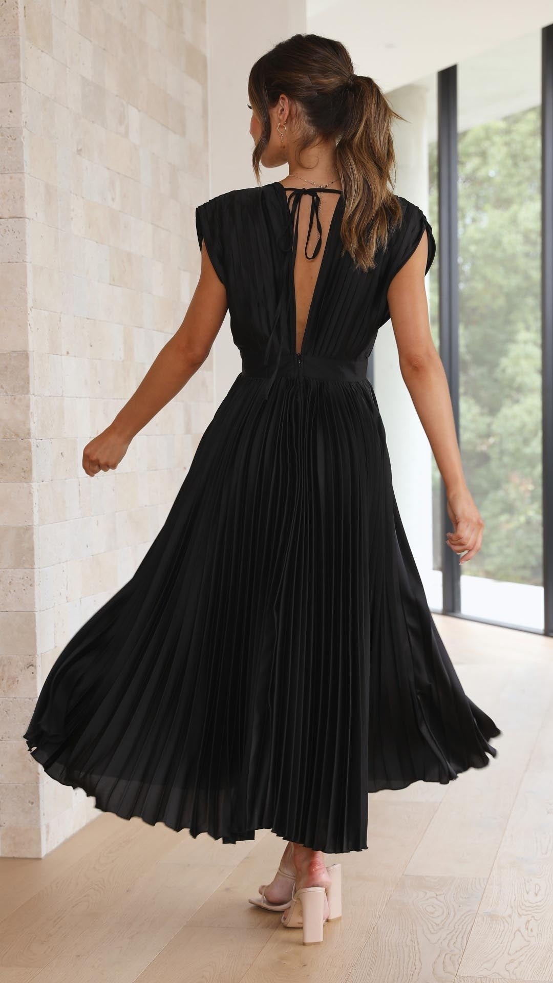Soledad | Vestido Midi Plisado Mujer Escote V Cinturón