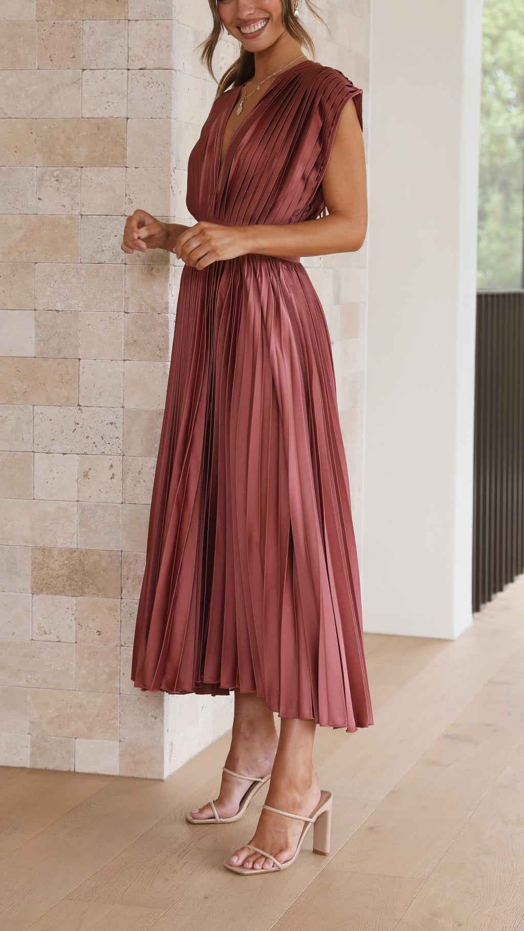 Soledad | Vestido Midi Plisado Mujer Escote V Cinturón