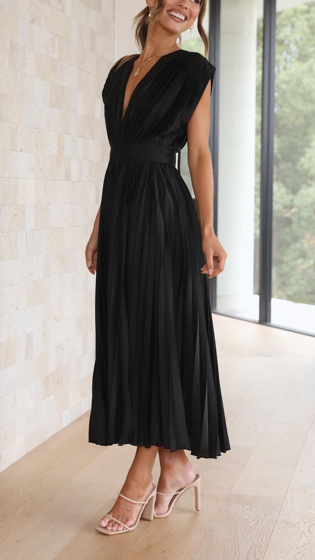 Soledad | Vestido Midi Plisado Mujer Escote V Cinturón